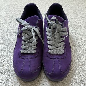 Like new Puma sneakers